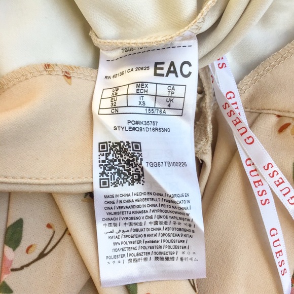 Sold Guess Kissy Off-The-Shoulder floral jumpsuit - Picture 7 of 8